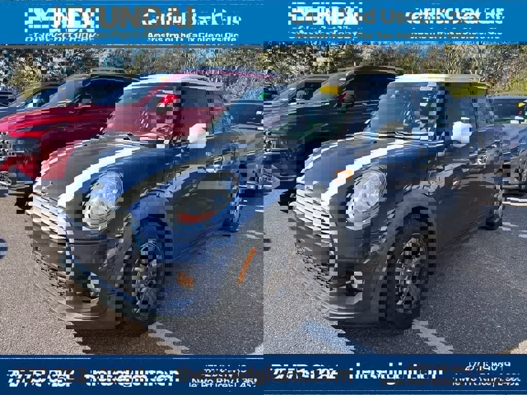 Used 2015 MINI Cooper 4-Door Hardtop image 1