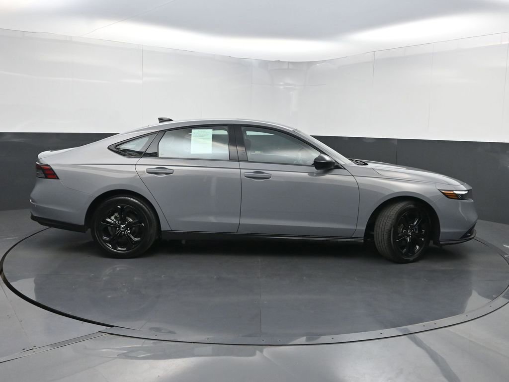 Used 2025 Honda Accord SE image 40