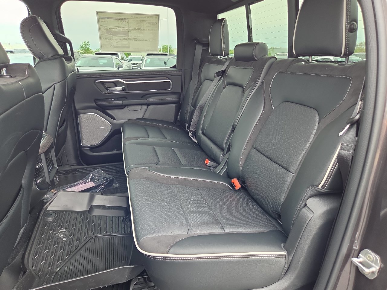 New 2026 RAM 1500 Laramie AWD/4WD image 13