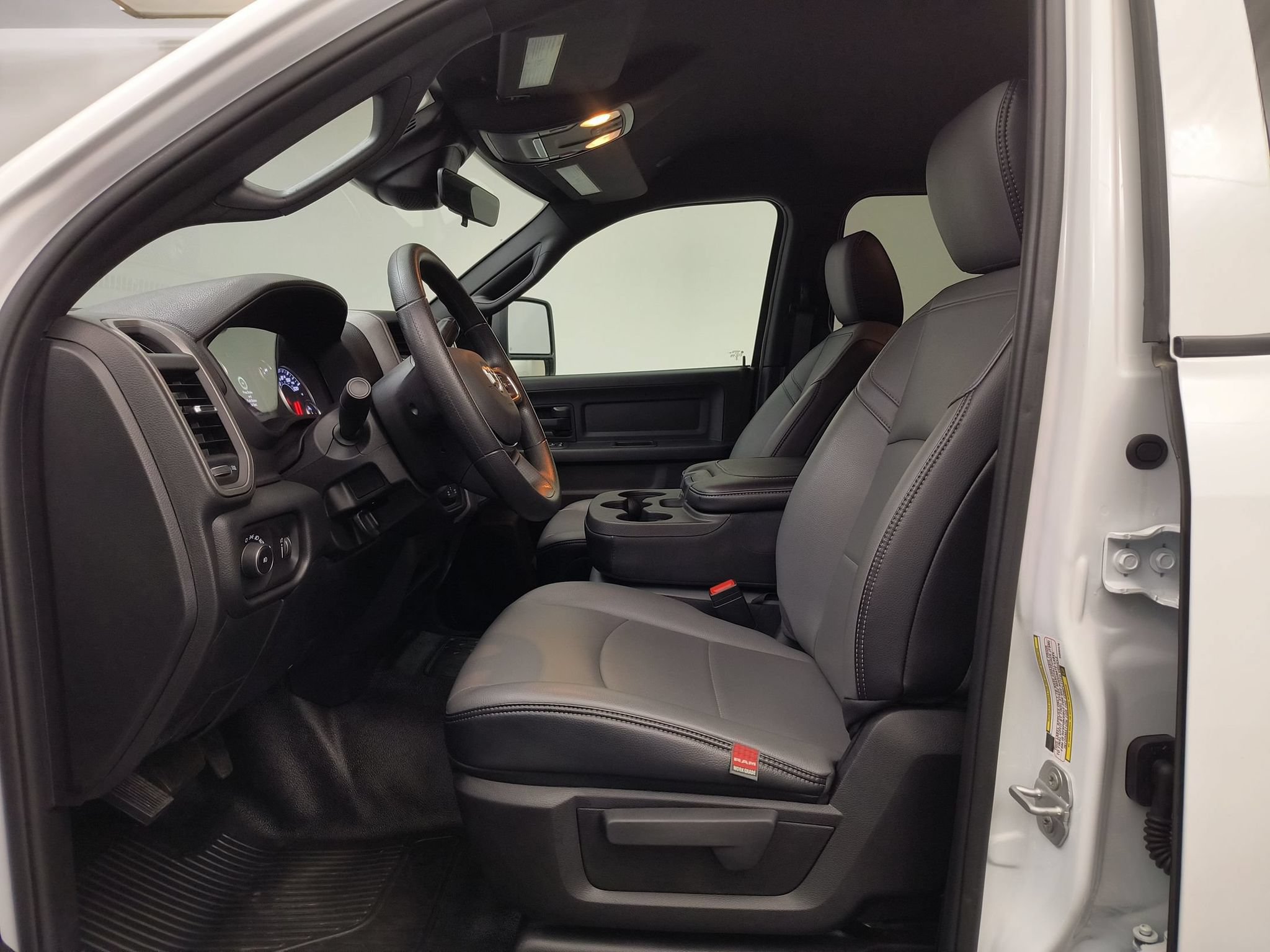 Used 2025 RAM 5500 Tradesman AWD/4WD image 5