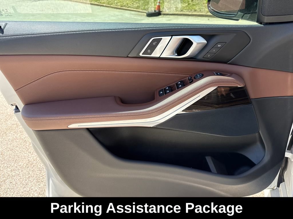 Used 2021 BMW X5 sDrive40i w/ M Sport Package image 14