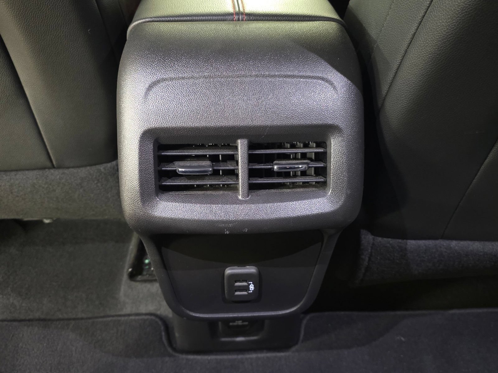 Used 2024 Chevrolet Equinox RS w/ RS Leather Package FWD image 12