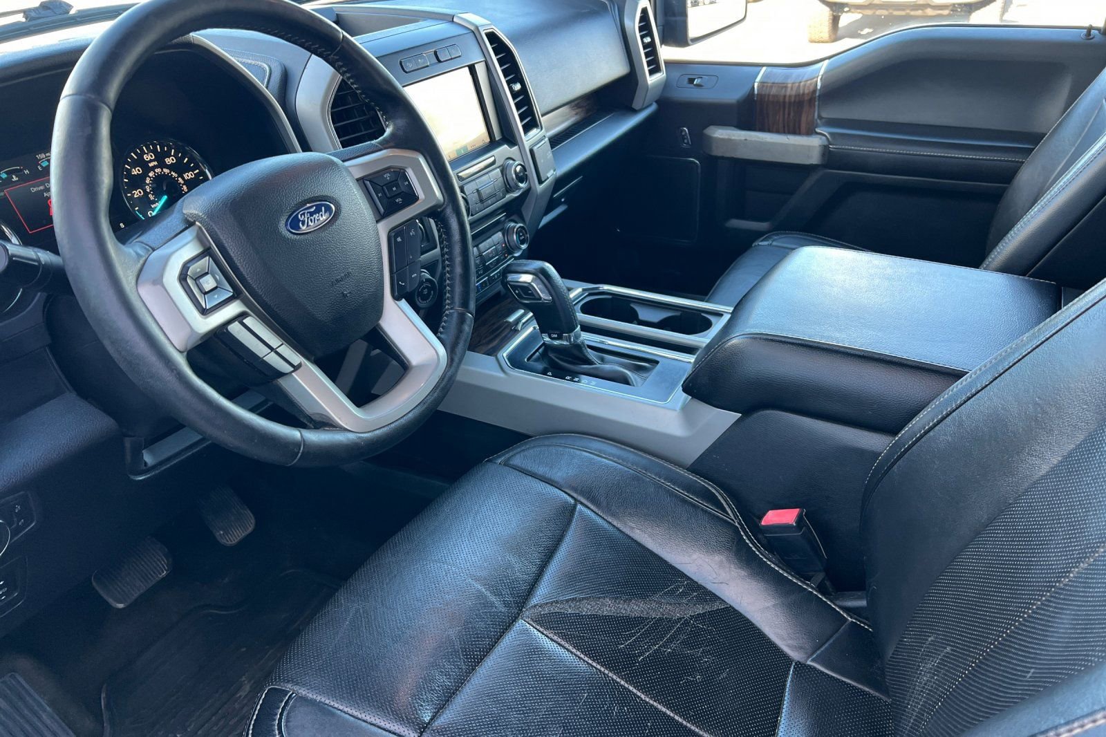 Used 2018 Ford F150 Lariat w/ Equipment Group 502A Luxury image 10