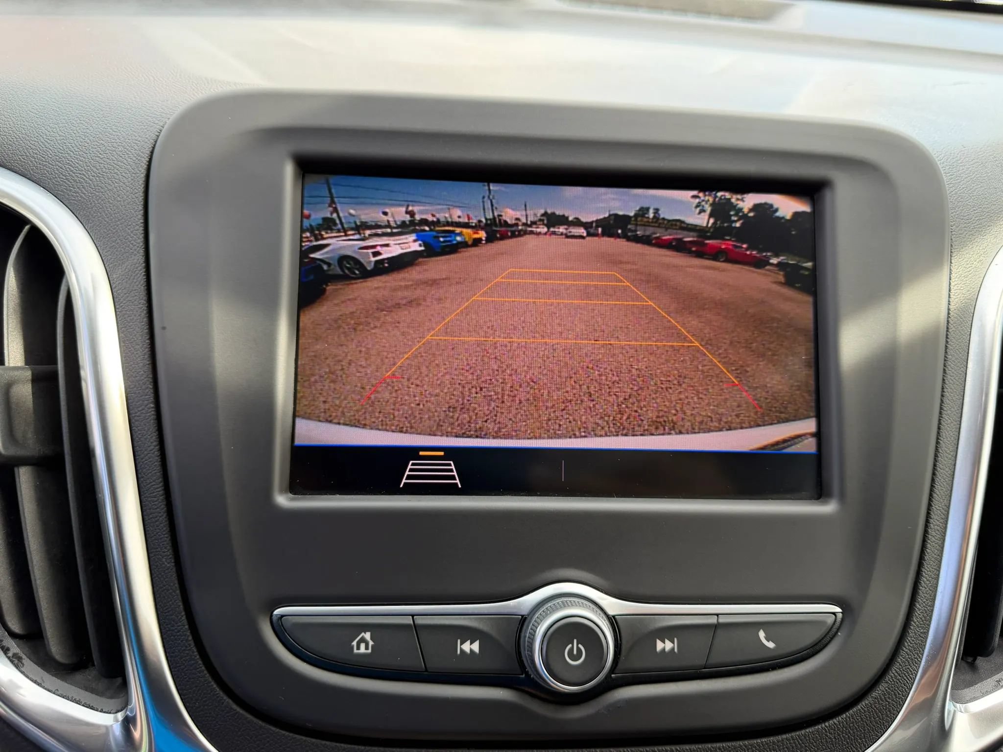 Used 2021 Chevrolet Equinox LT FWD image 36