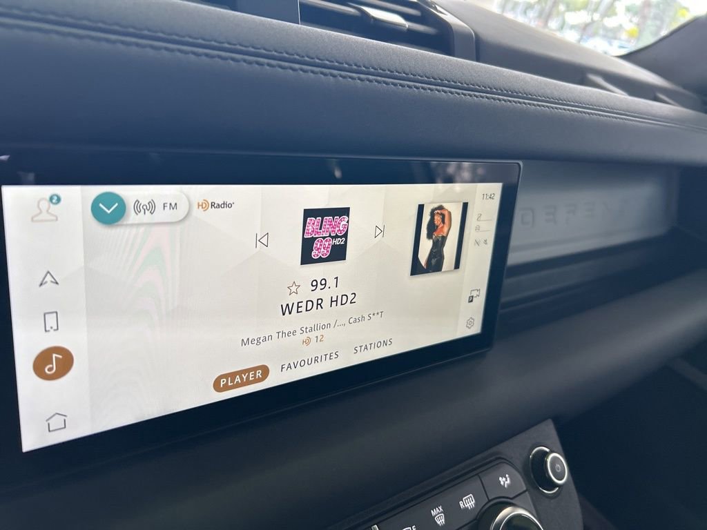 Used 2024 Land Rover Defender 110 S image 8