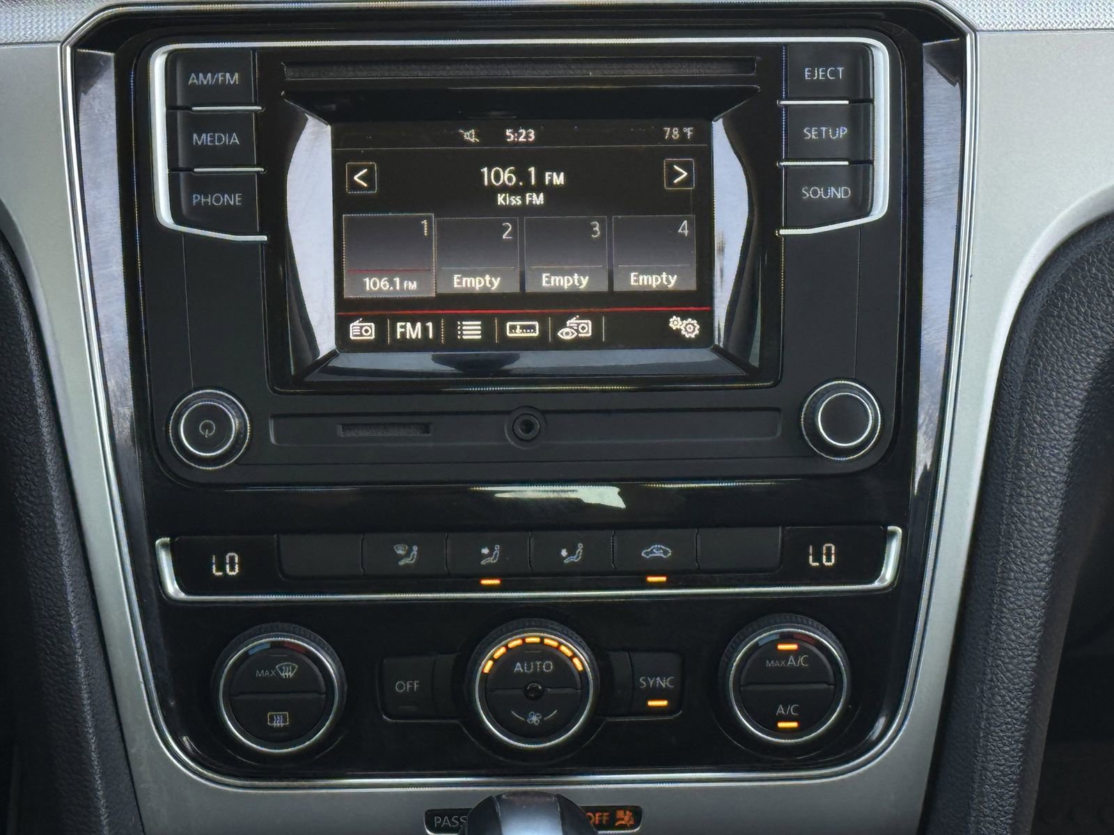 Used 2016 Volkswagen Passat 1.8T S image 18