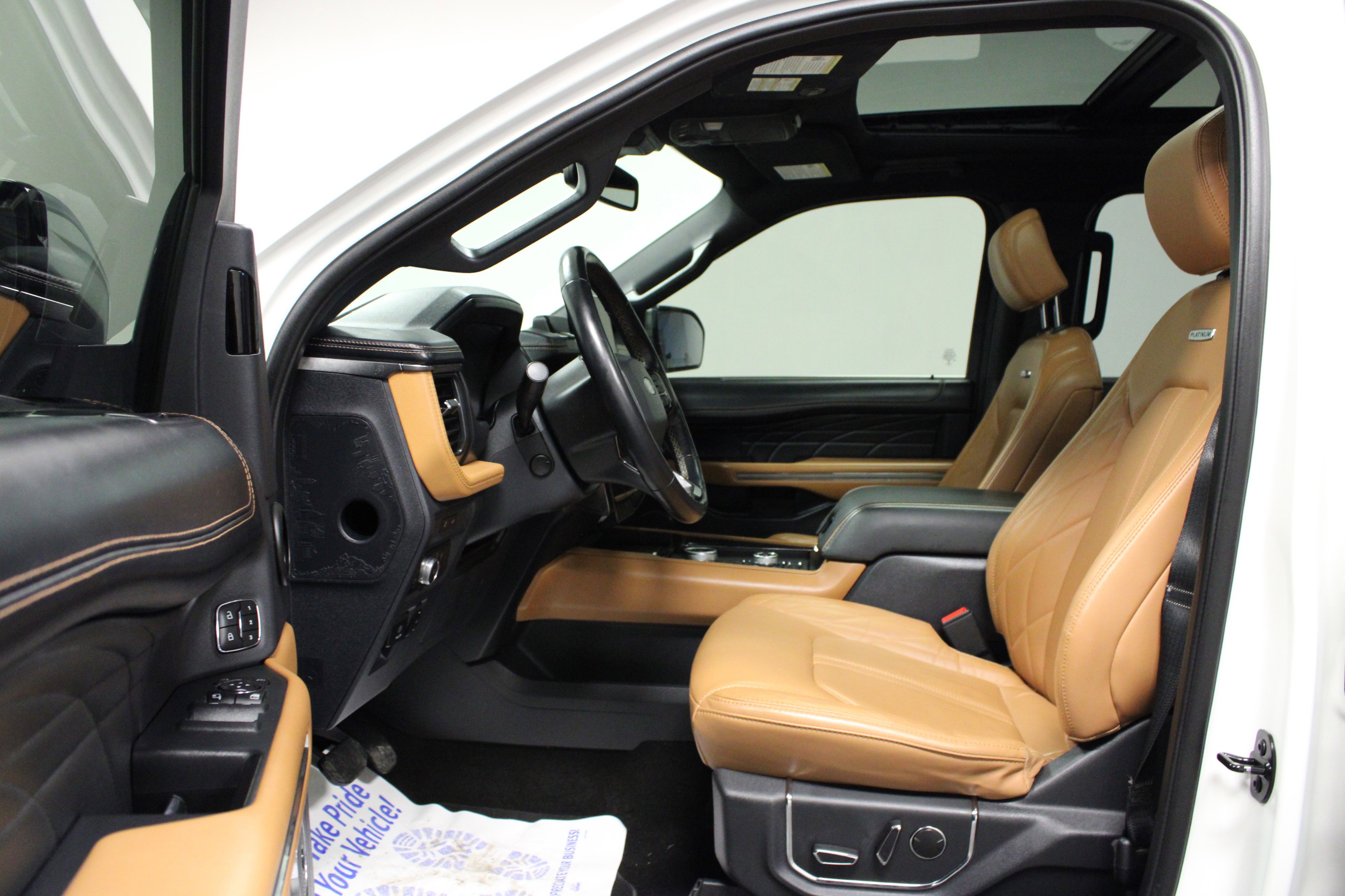 Used 2022 Ford Expedition Platinum image 12
