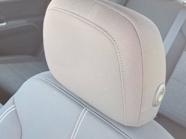 Used 2025 GMC Acadia Elevation image 16