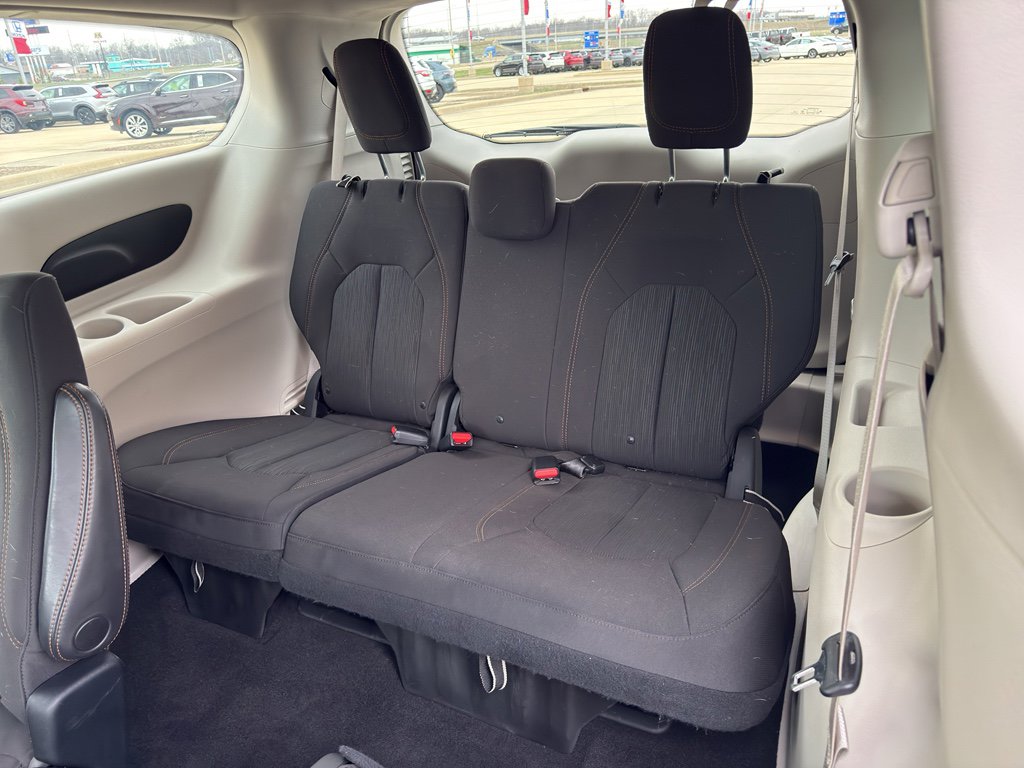 Used 2018 Chrysler Pacifica Touring Plus image 13