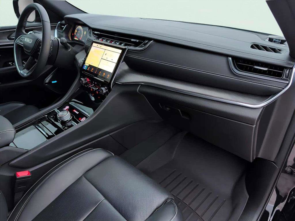 Used 2023 Jeep Grand Cherokee Overland w/ Luxury Tech Group IV image 21