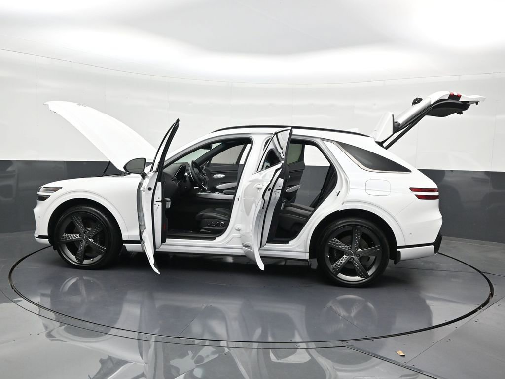 Used 2025 Genesis GV70 2.5T w/ Sport Prestige Package image 38