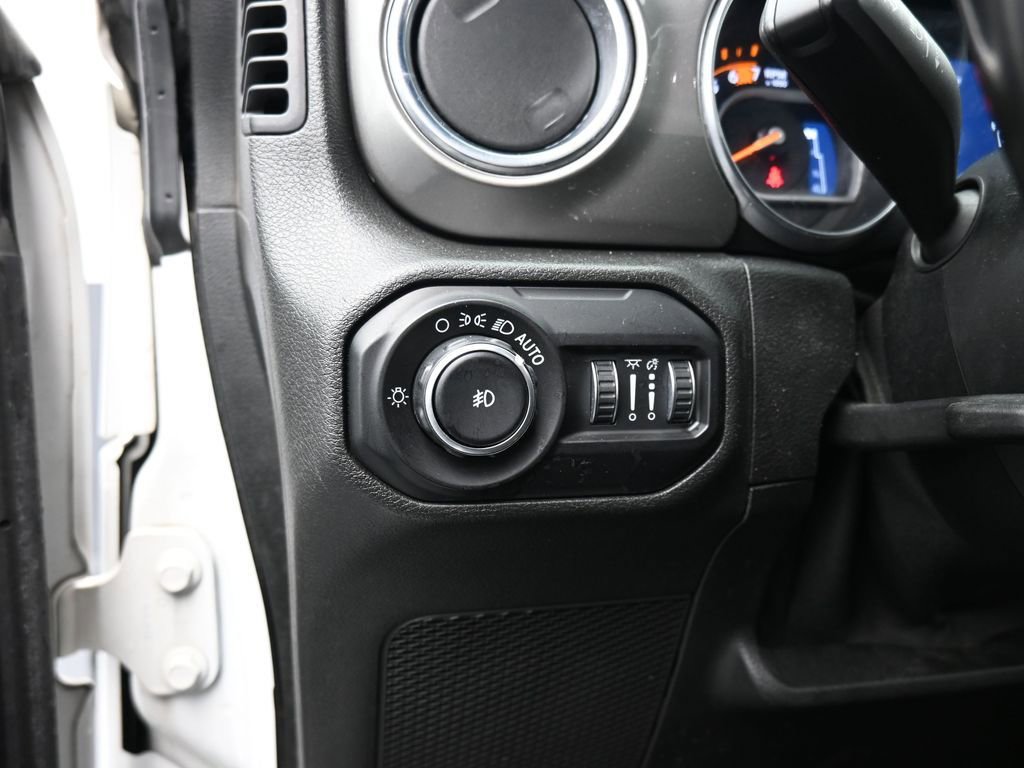 Used 2020 Jeep Wrangler Unlimited Sahara AWD/4WD image 11