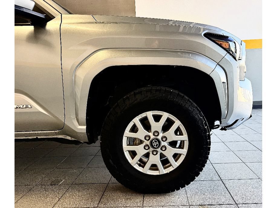 Used 2024 Toyota Tacoma SR5 AWD/4WD image 5