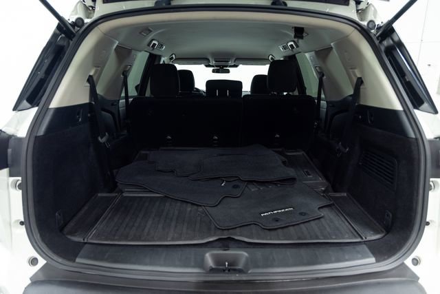 Used 2024 Nissan Pathfinder S w/ Cargo Package image 9