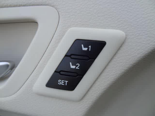 Certified 2023 Toyota Sienna Platinum AWD/4WD image 28