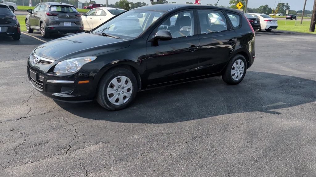 Used 2010 Hyundai Elantra GLS FWD image 4