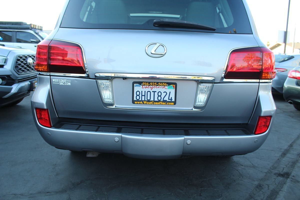 Used 2008 Lexus LX 570 4WD w/ Technology Pkg image 15