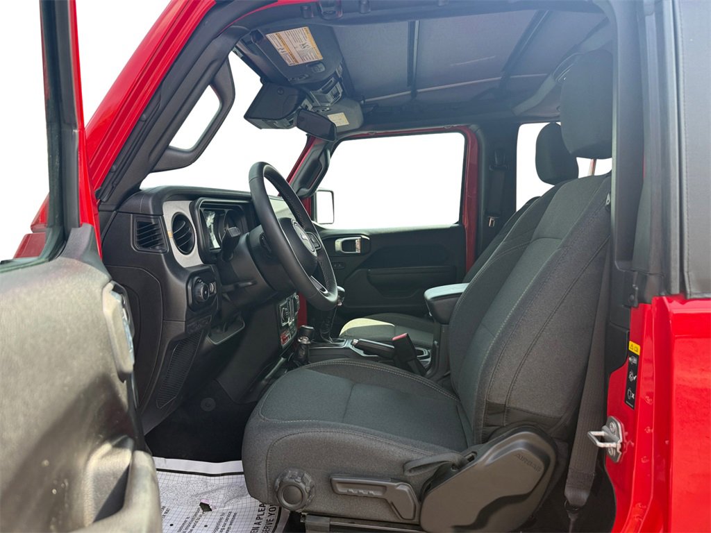 Used 2025 Jeep Wrangler Willys image 9