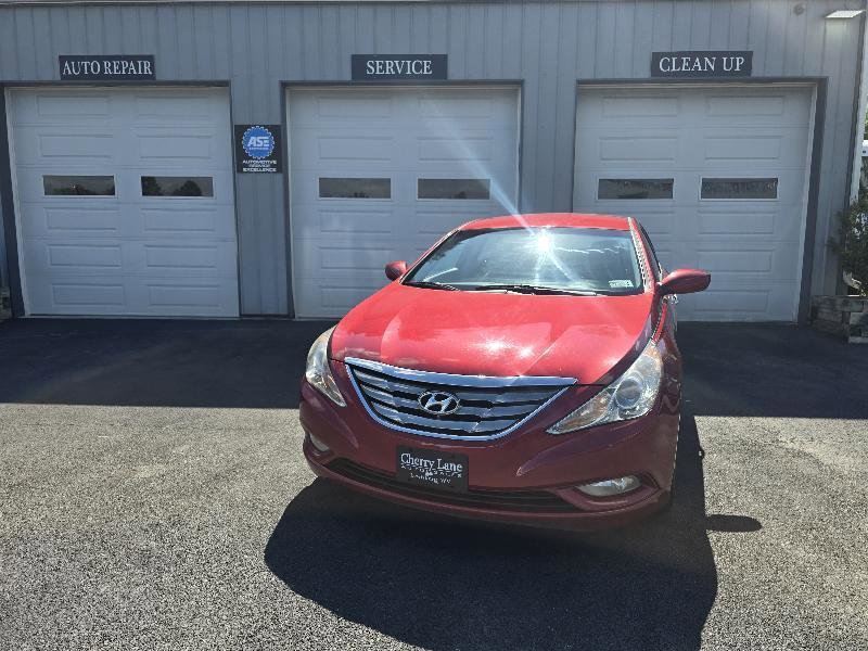 Used 2011 Hyundai Sonata SE FWD image 2