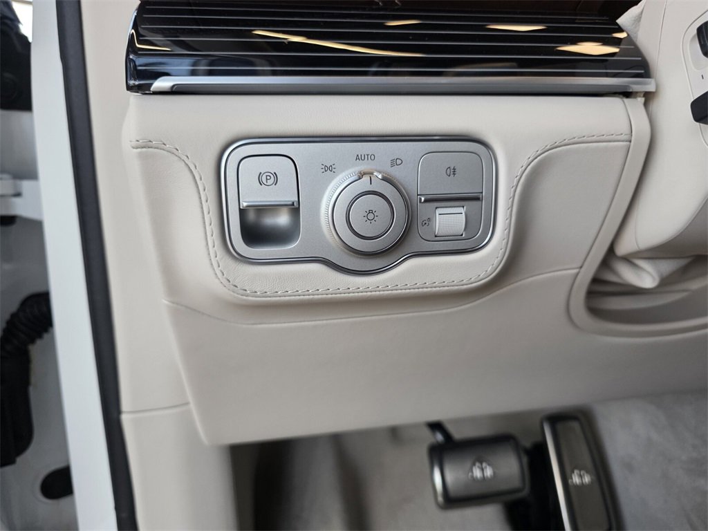 New 2026 Mercedes-Benz Maybach GLS 600 4MATIC image 25