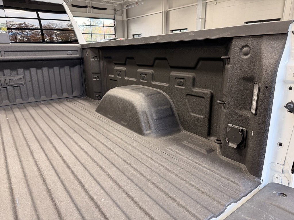 Used 2025 GMC Sierra 1500 Elevation w/ Elevation Premium Package image 10