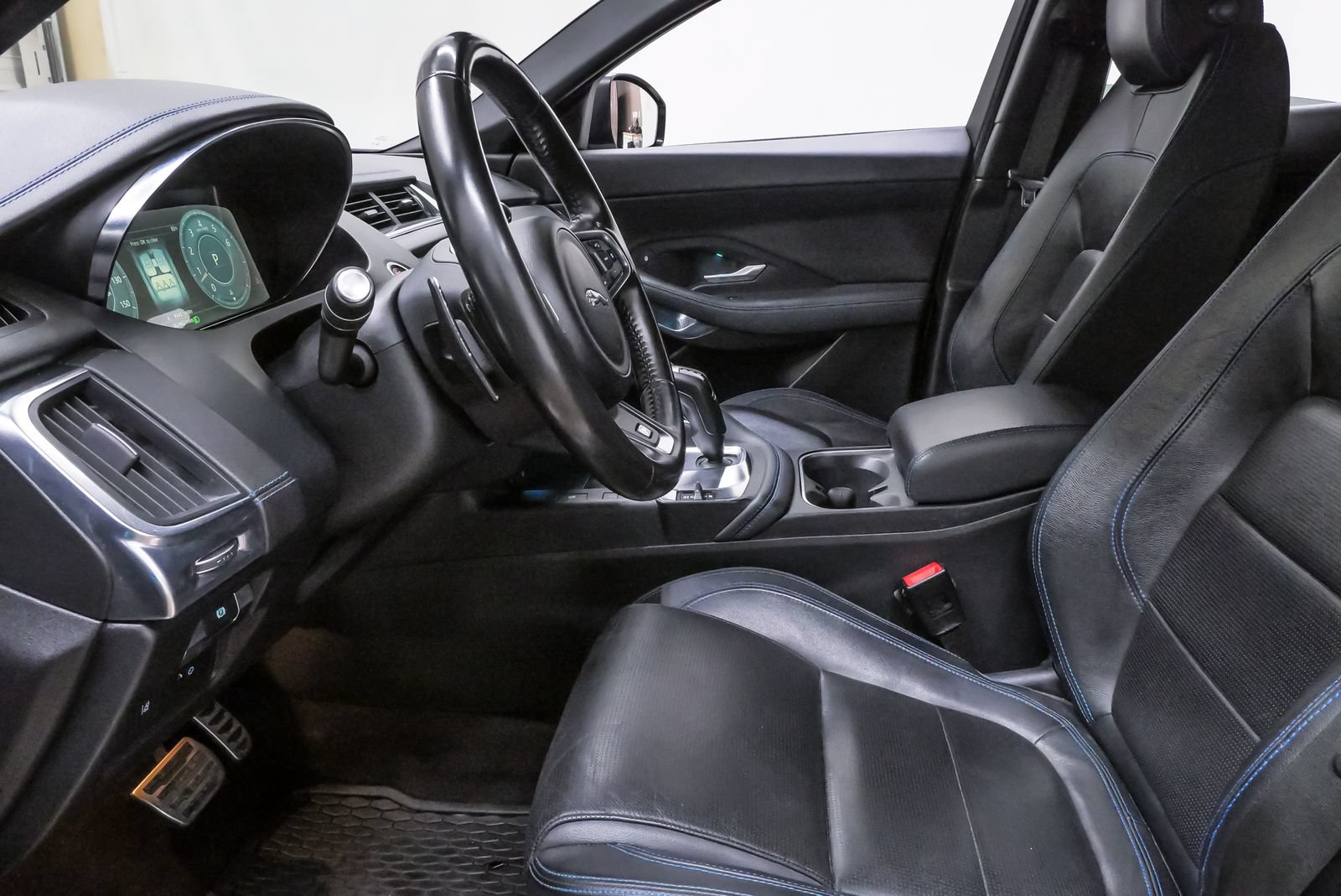 Used 2019 Jaguar E-PACE R-Dynamic S AWD/4WD image 9
