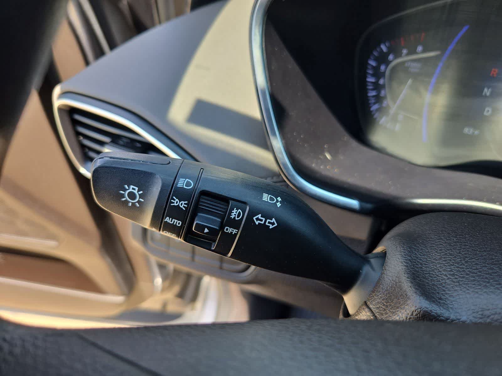 Used 2019 Hyundai Santa Fe SEL FWD image 25