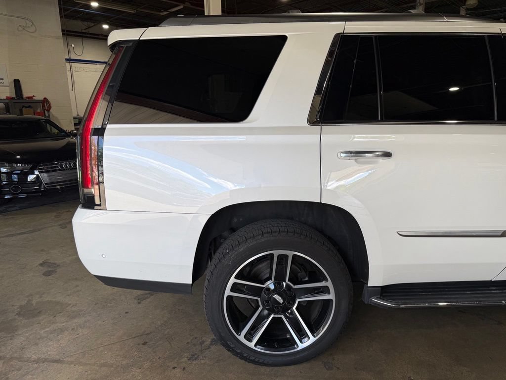 Used 2020 Cadillac Escalade Luxury AWD/4WD image 15