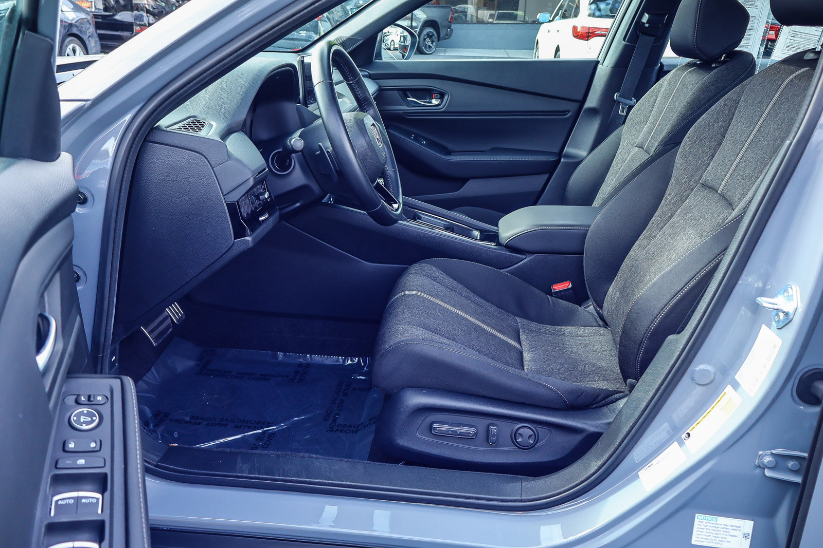 Used 2025 Honda Accord Sport image 2