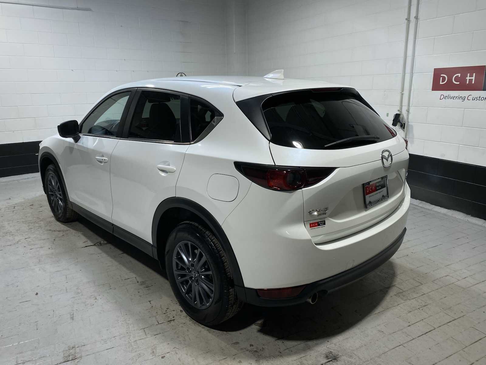 Used 2021 MAZDA CX-5 Touring image 4