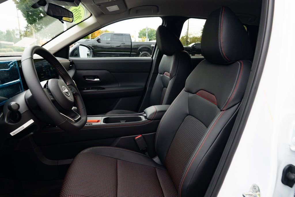 New 2026 Nissan Kicks SR w/ Cold Weather Package image 18