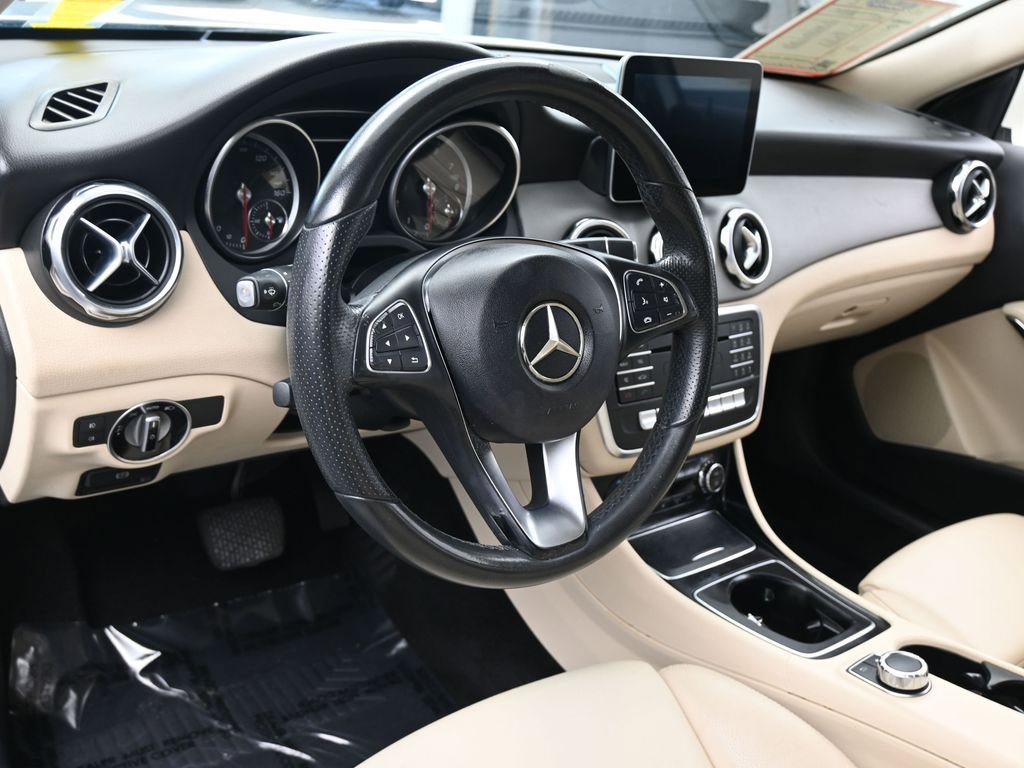 Used 2018 Mercedes-Benz GLA 250 image 12