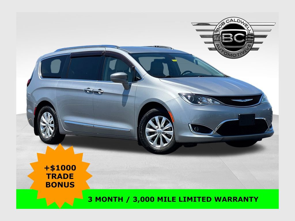 Used 2018 Chrysler Pacifica Touring-L w/ Premium Audio Group FWD image 1