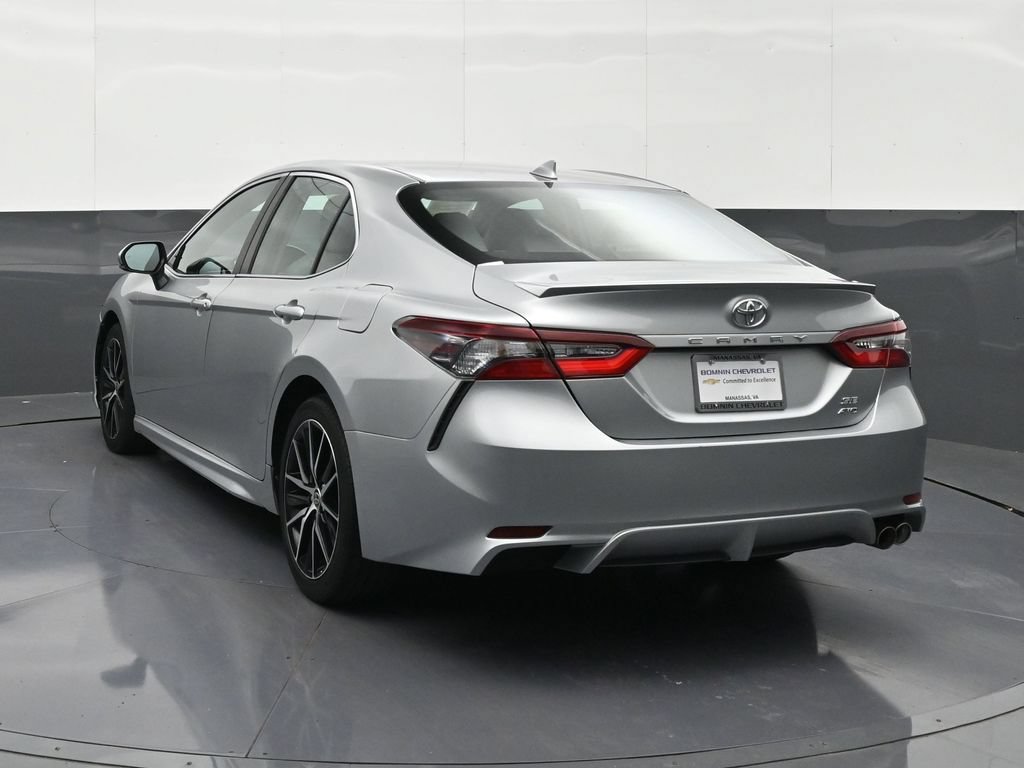Used 2021 Toyota Camry SE w/ Cold Weather Package AWD/4WD image 3