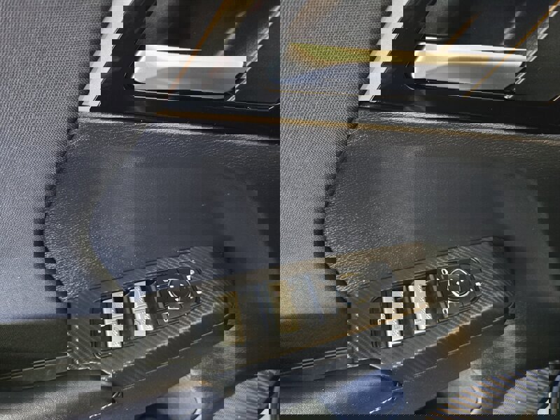 Used 2024 Mitsubishi Outlander ES image 17