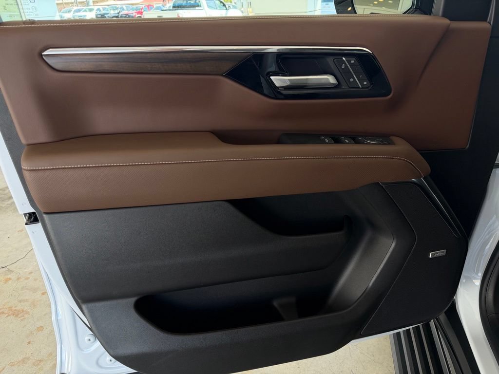 New 2026 Chevrolet Tahoe High Country AWD/4WD image 11