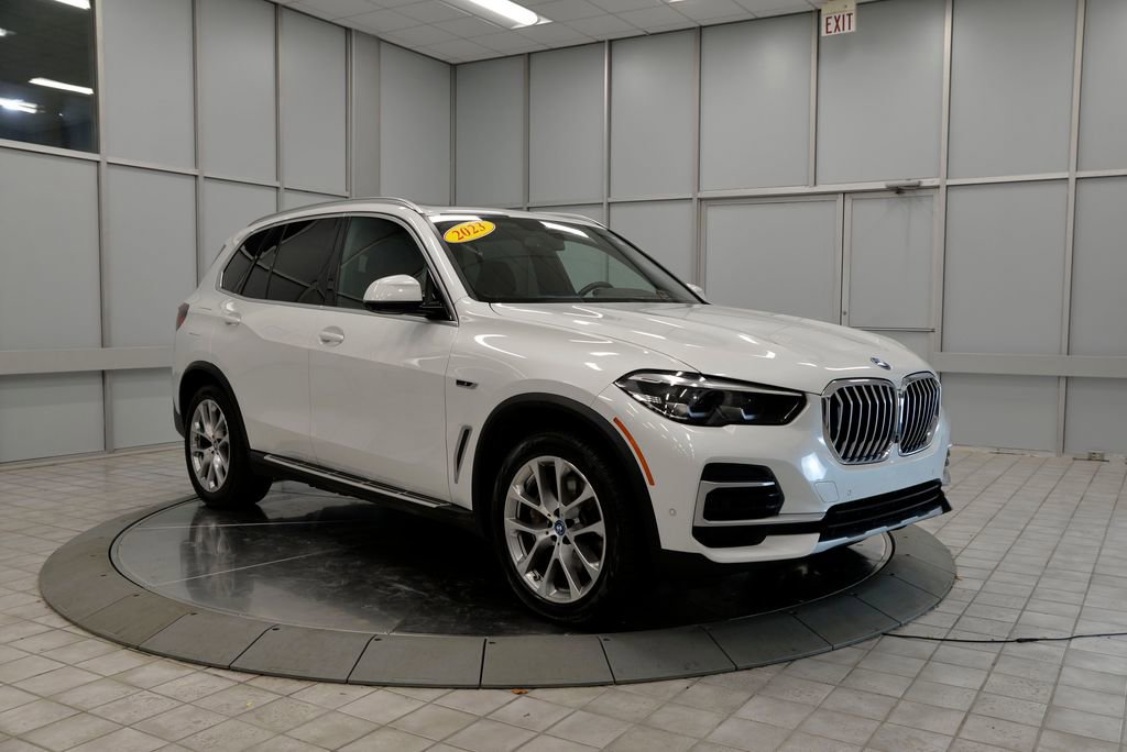 Used 2023 BMW X5 xDrive45e w/ Climate Comfort Package image 2
