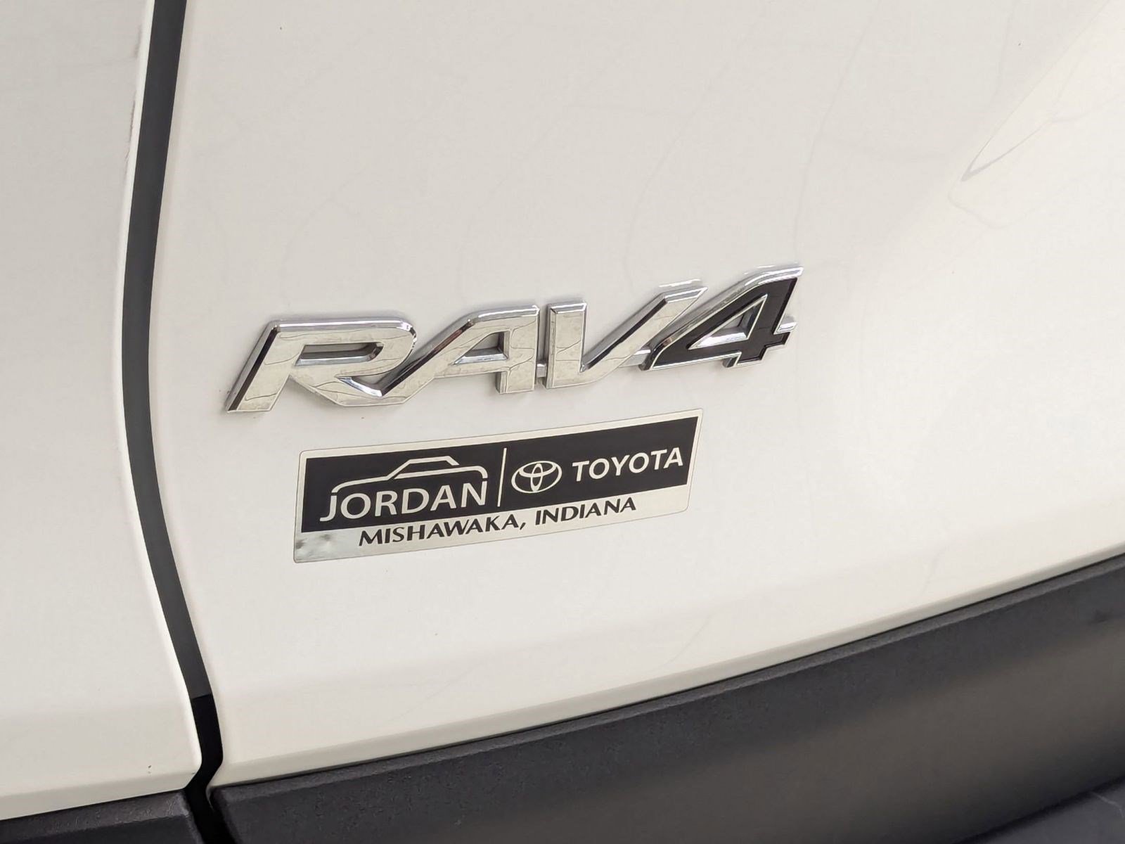 Used 2023 Toyota RAV4 XLE image 32