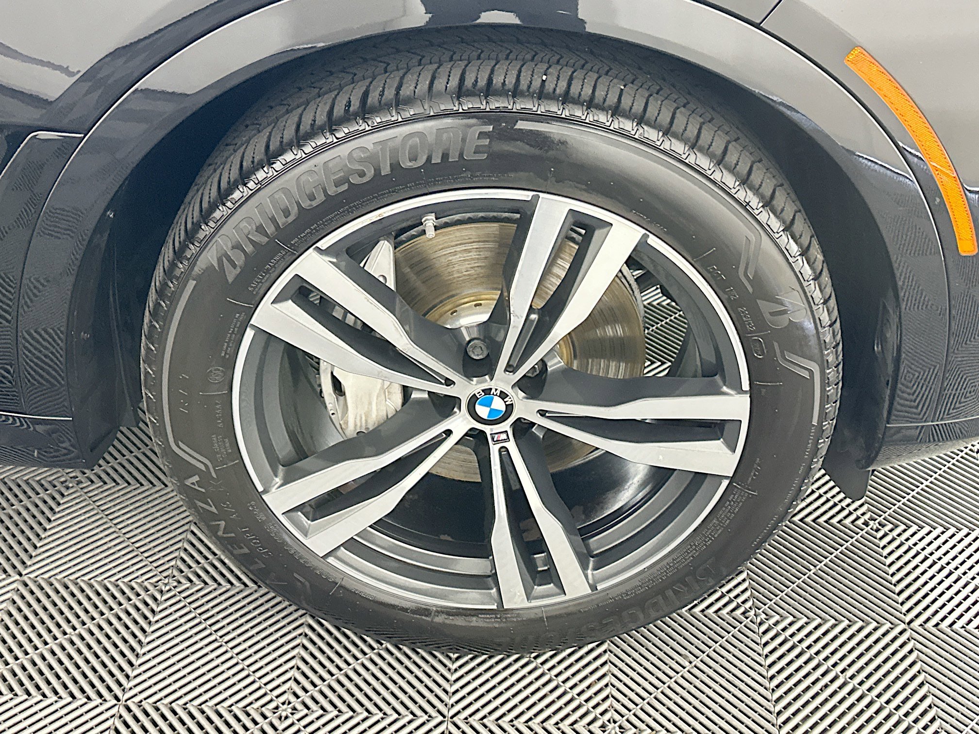 Used 2024 BMW X7 xDrive40i w/ M Sport Package image 11