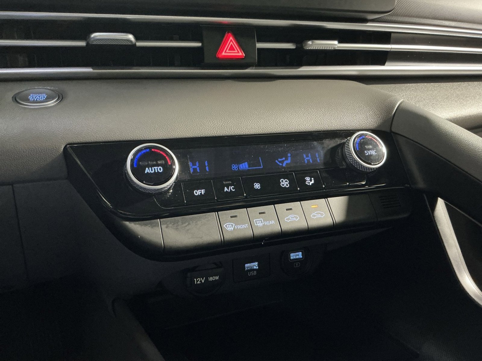 Used 2023 Hyundai Elantra SEL image 28