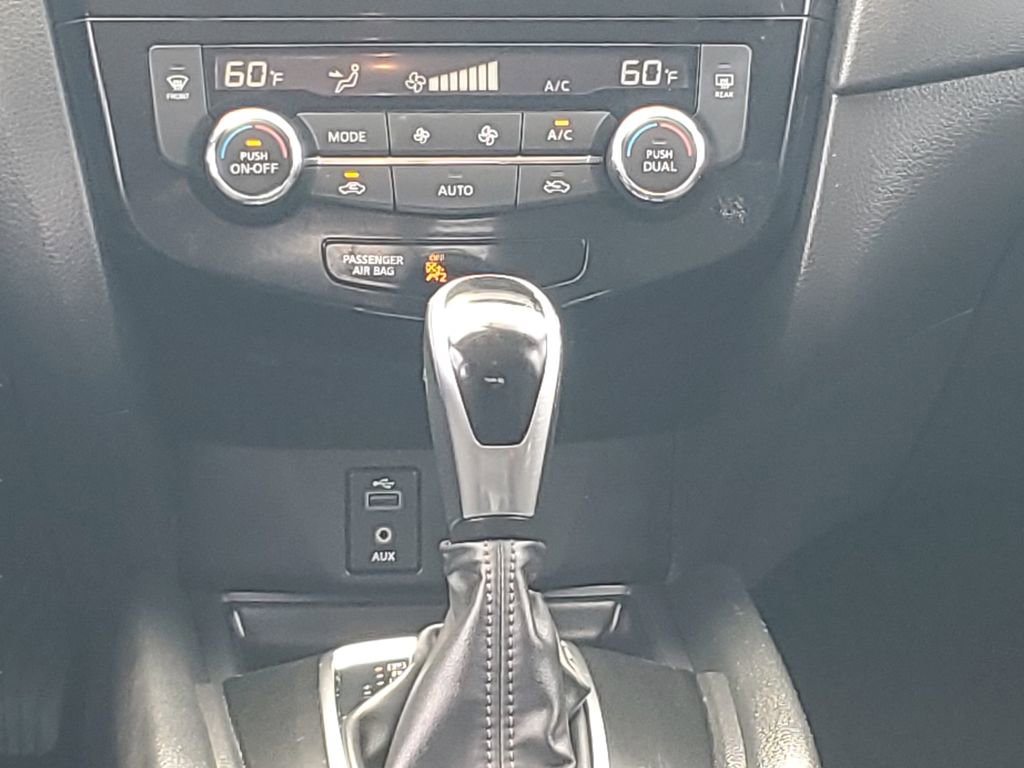 Used 2017 Nissan Rogue SV image 23