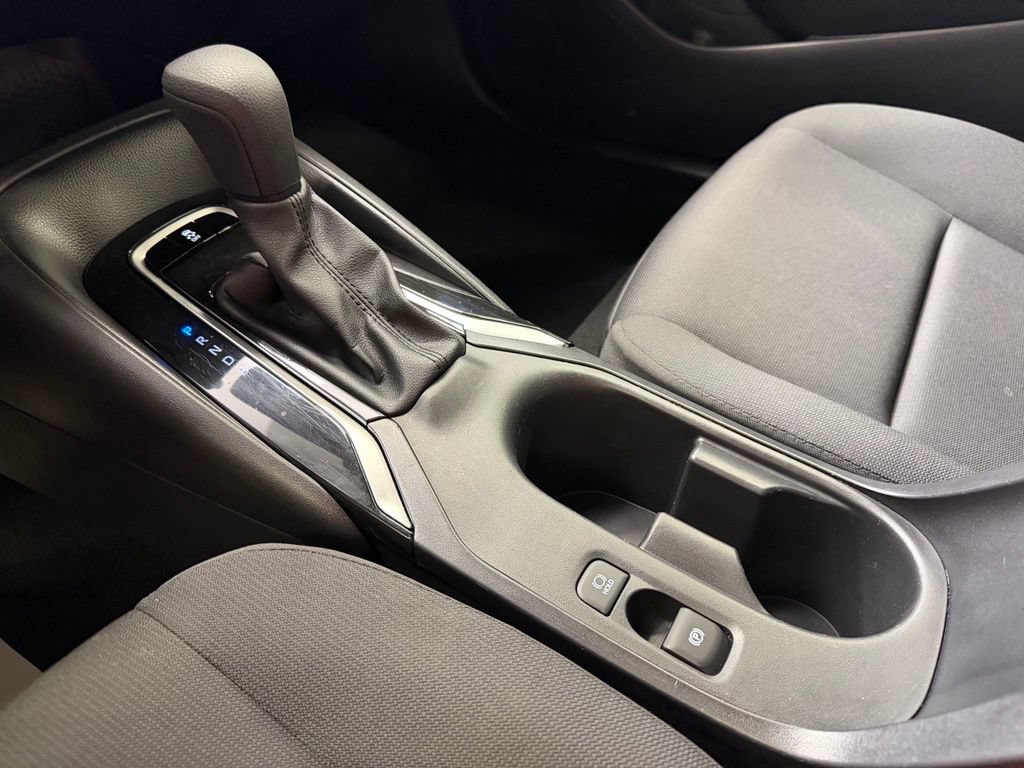 Used 2025 Toyota Corolla LE FWD image 25