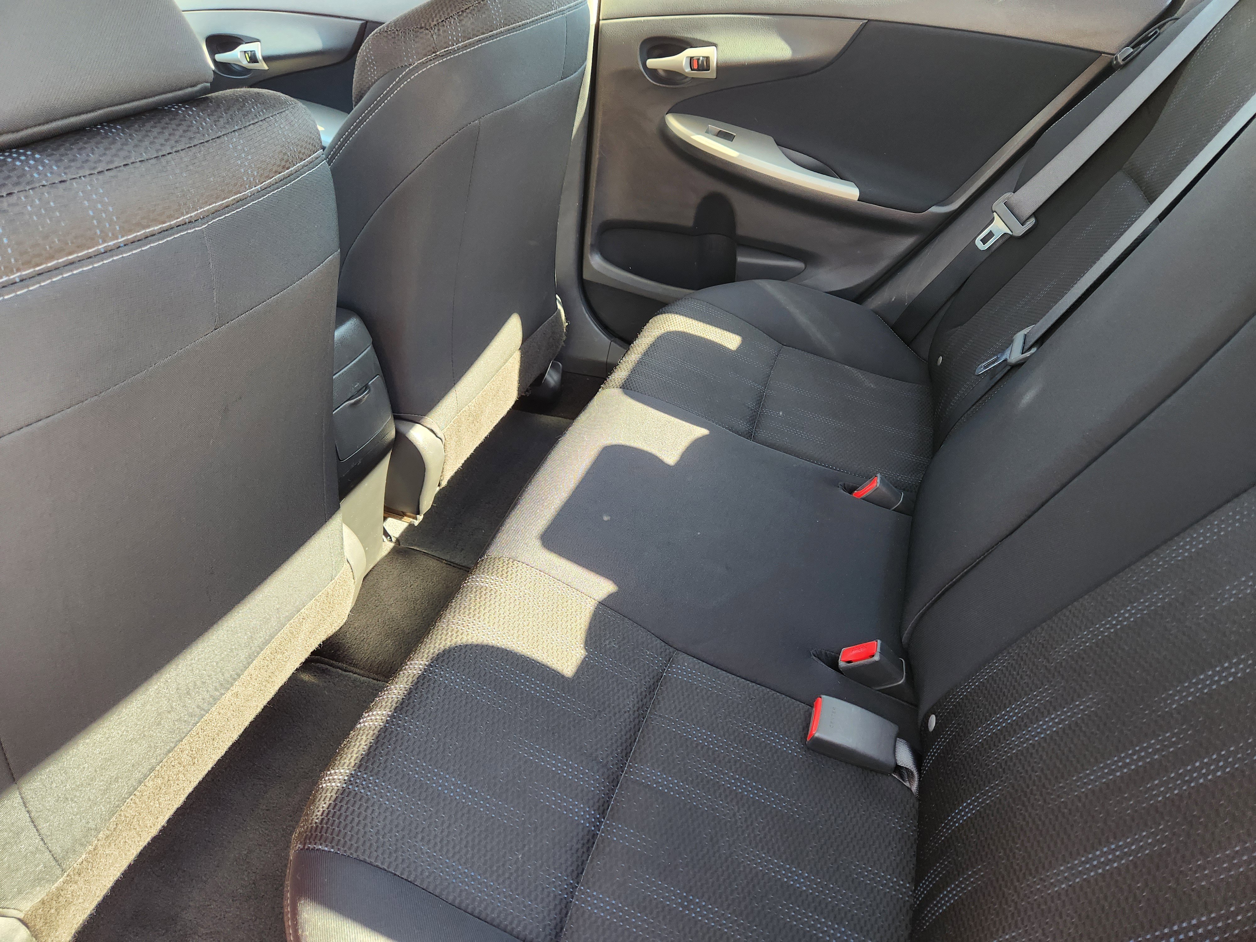 Used 2012 Toyota Corolla S image 30