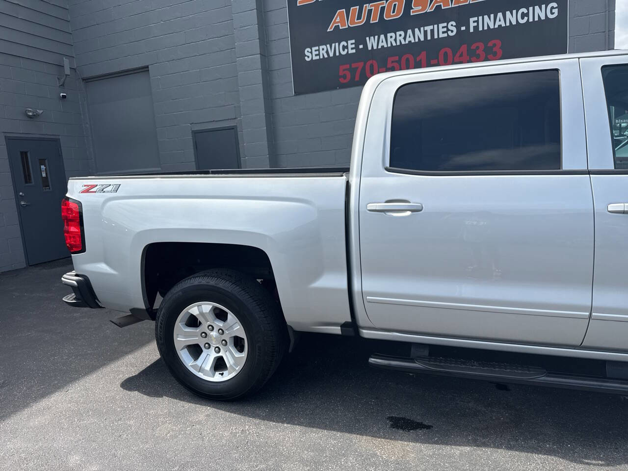 Used 2018 Chevrolet Silverado 1500 LT w/ All Star Edition AWD/4WD image 10