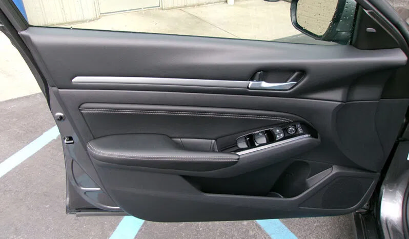 Used 2022 Nissan Altima 2.5 SV w/ SV Premium Package FWD image 15