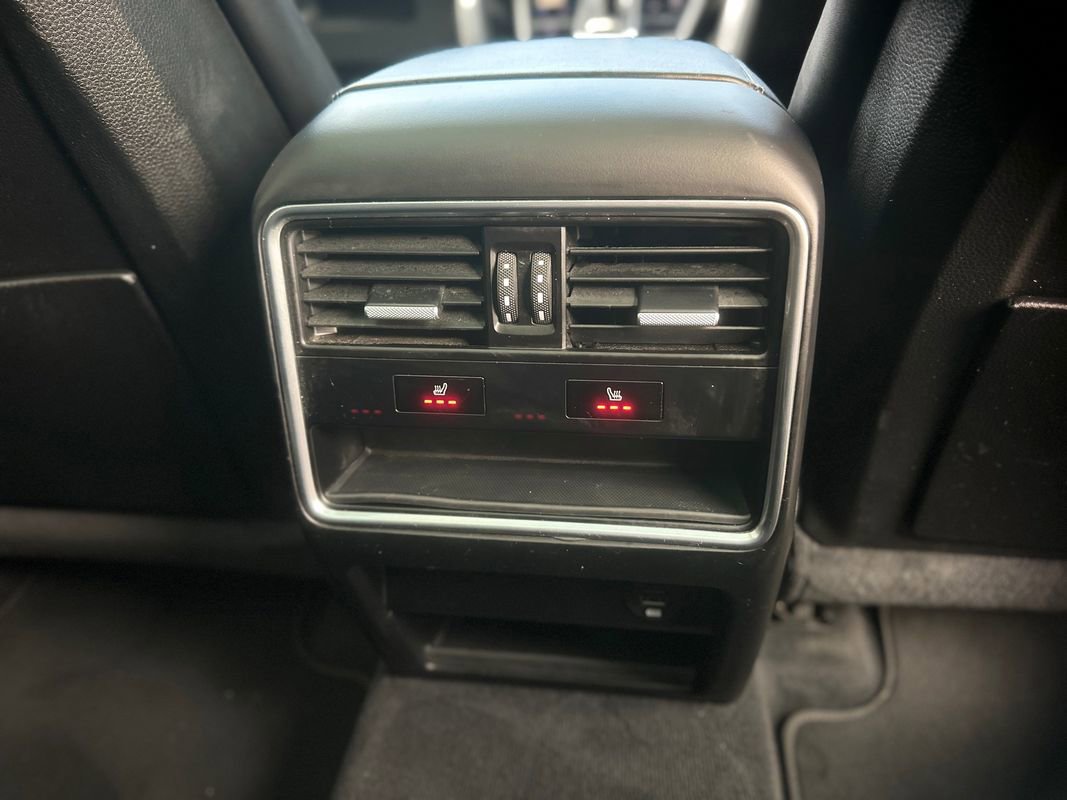 Used 2019 Porsche Cayenne Turbo AWD/4WD image 32