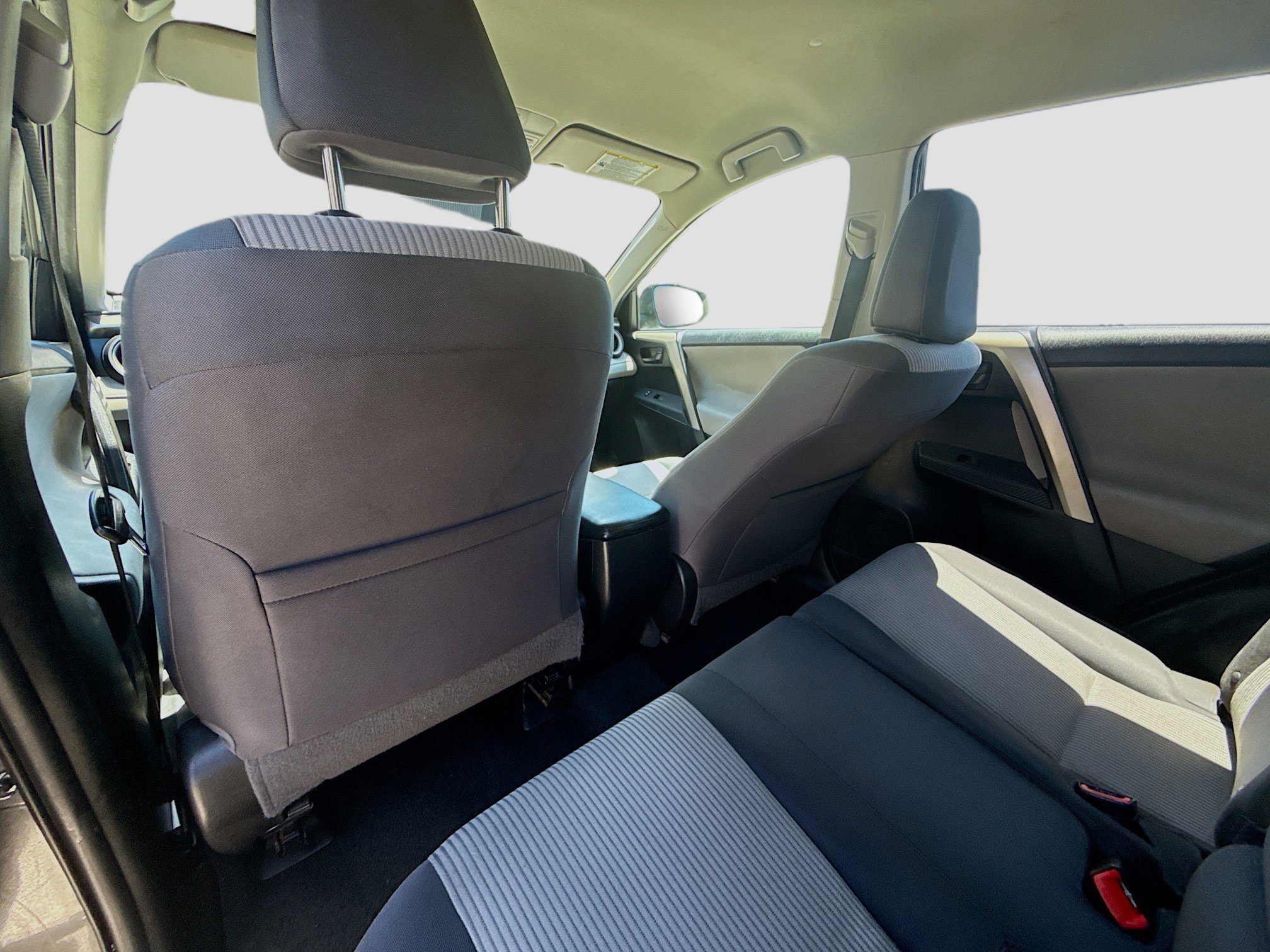 Used 2015 Toyota RAV4 LE FWD image 23