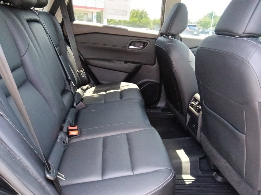 Used 2023 Nissan Rogue SL FWD image 31
