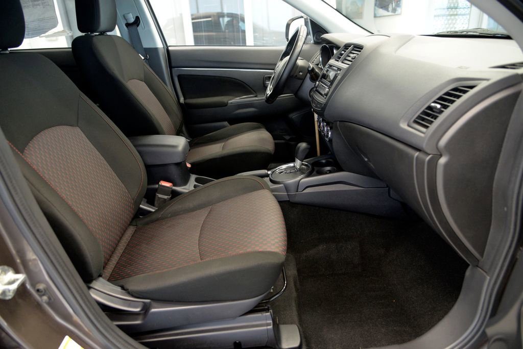 Used 2017 Mitsubishi Outlander Sport ES image 28