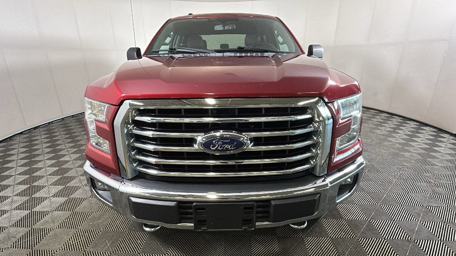 Used 2015 Ford F150 XLT w/ Equipment Group 301A Mid AWD/4WD image 9